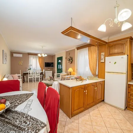 Artemis Superb 2 Bedroom 700 M Away From The Apartment Minia